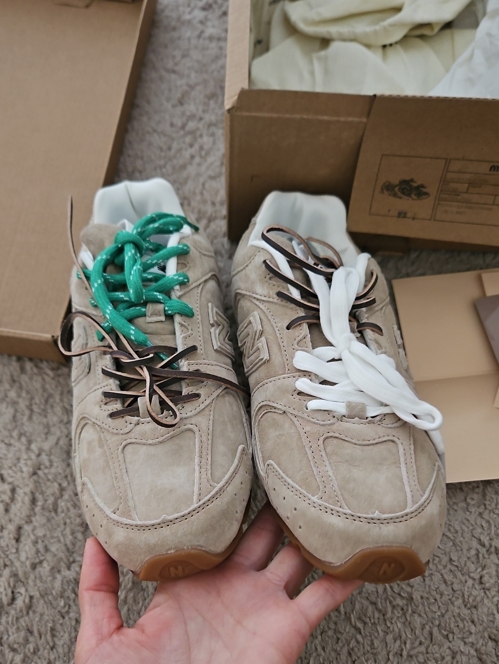 New Balance White and Tan Retro Leather Sneakers 8.5Women's/40EU - Picture 4 of 5